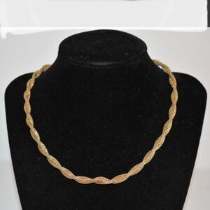 Vintage‎ Sarah Coventry gold tone mesh Necklace 14"